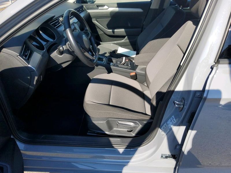 Volkswagen Passat 1.5 TSI ACT Conceptline — zdjęcie 10
