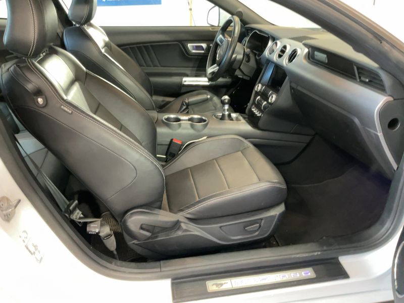 Ford Mustang 5.0 Ti-VCT V8 GT — zdjęcie 11