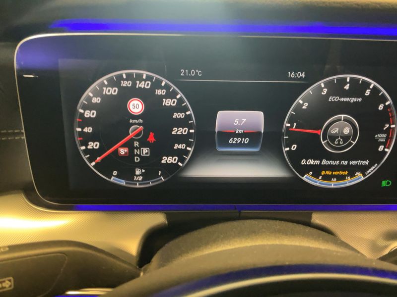 Mercedes-Benz E-Klasse E 200 AMG Line — zdjęcie 13