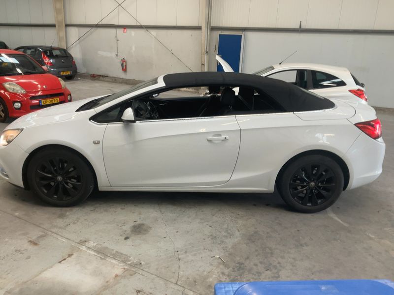 Opel Cascada 1.6 SIDI Turbo Excellence — zdjęcie 4
