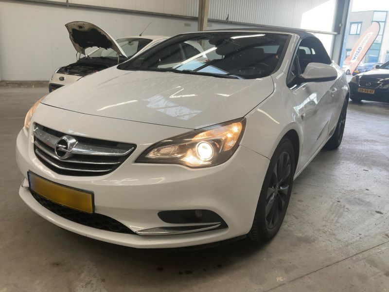 Opel Cascada 1.6 SIDI Turbo Excellence — zdjęcie 1