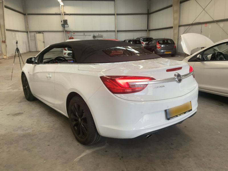 Opel Cascada 1.6 SIDI Turbo Excellence — zdjęcie 3