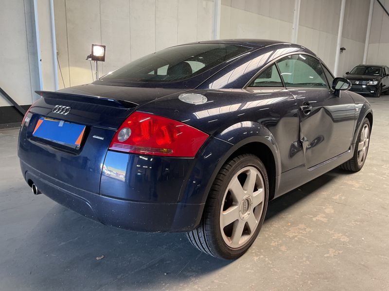 Audi TT 1.8 Turbo Coupe — zdjęcie 2