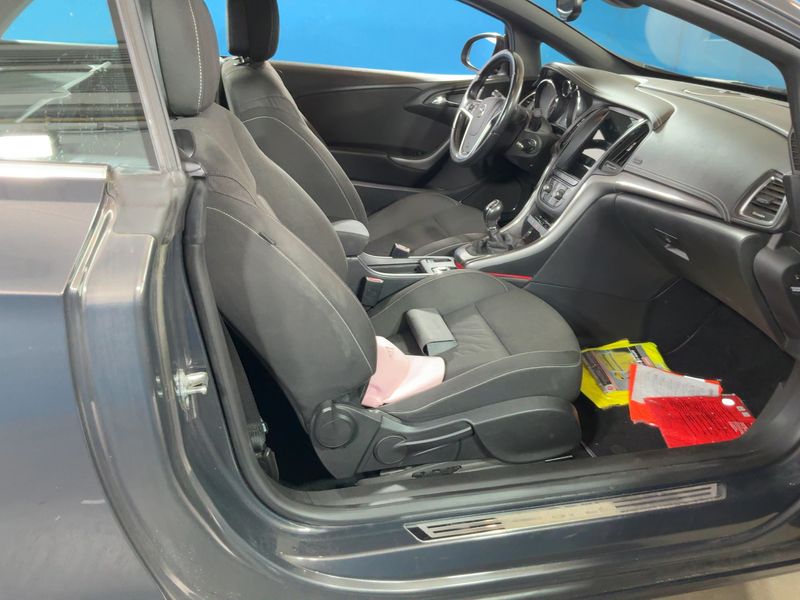 Opel Cascada 1.4 Turbo Edition — zdjęcie 11