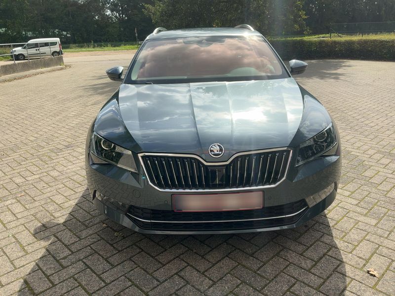 Skoda Superb 1.6 TDI Style — zdjęcie 9