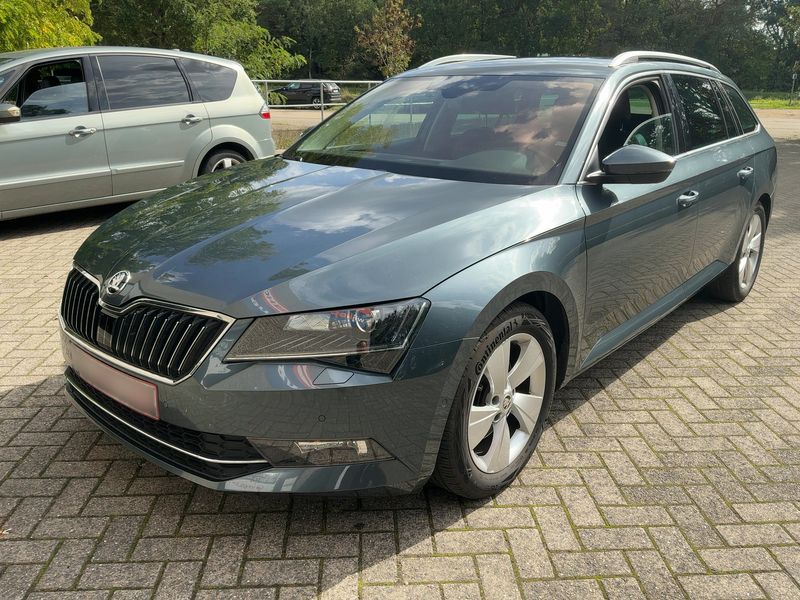 Skoda Superb 1.6 TDI Style — zdjęcie 1