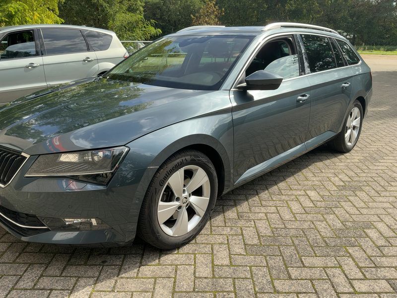Skoda Superb 1.6 TDI Style — zdjęcie 2