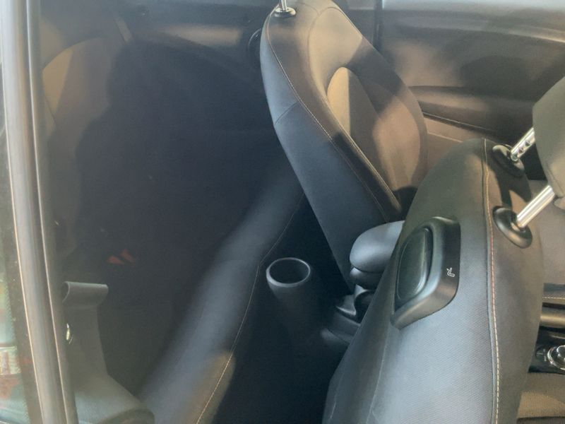 MINI Cabrio Cooper Essential Trim — zdjęcie 14