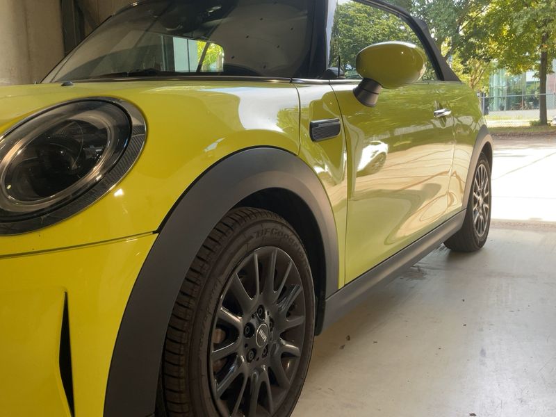 MINI Cabrio Cooper Essential Trim — zdjęcie 2