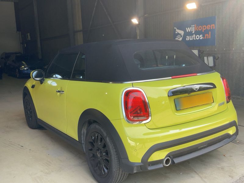 MINI Cabrio Cooper Essential Trim — zdjęcie 3