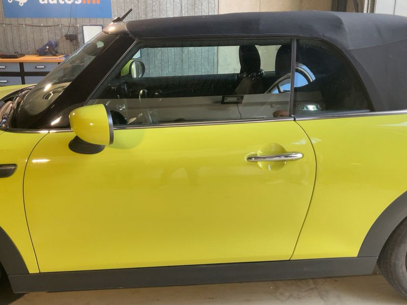 MINI Cabrio Cooper Essential Trim — zdjęcie 4