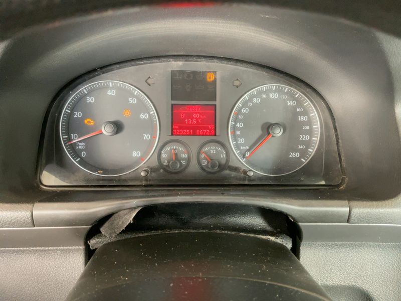 Volkswagen Touran 1.6 FSI — zdjęcie 4