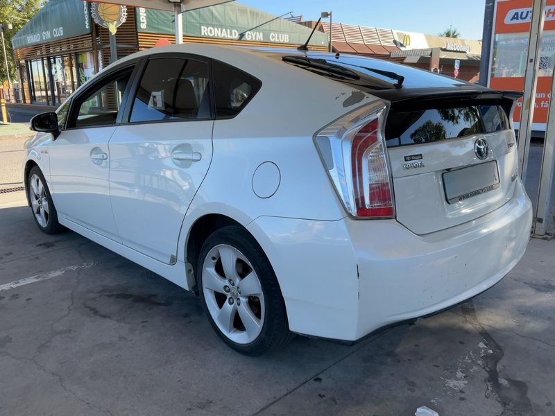 Toyota Prius 1.8 Plug-in Hybrid Advance — zdjęcie 3