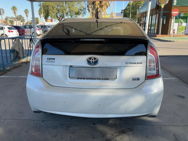Toyota Prius 1.8 Plug-in Hybrid Advance — zdjęcie 5