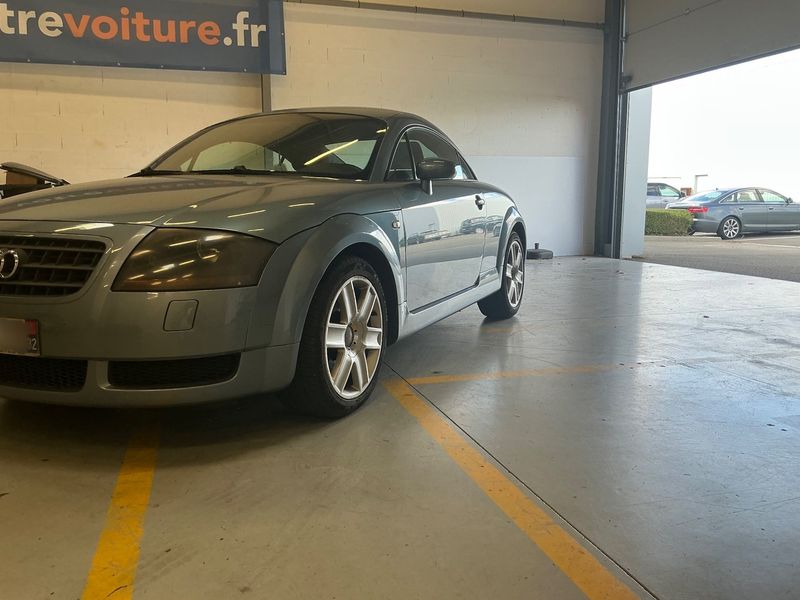 Audi TT 1.8 Turbo Coupe — zdjęcie 2