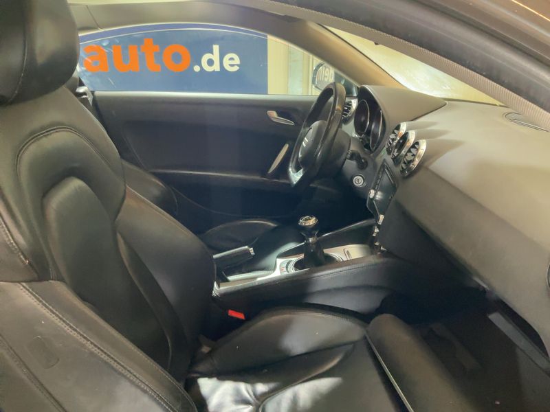 Audi TT 3.2 V6 quattro Coupe — zdjęcie 11