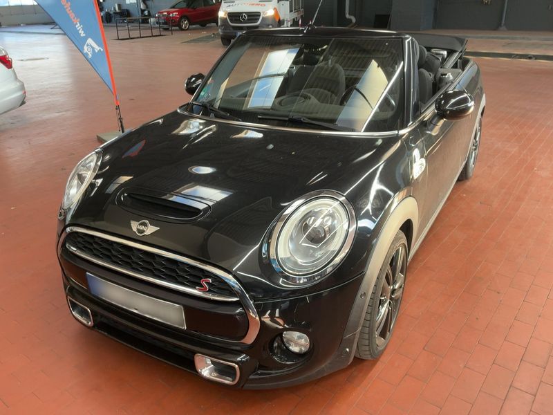 MINI Cabrio Cooper S — zdjęcie 1