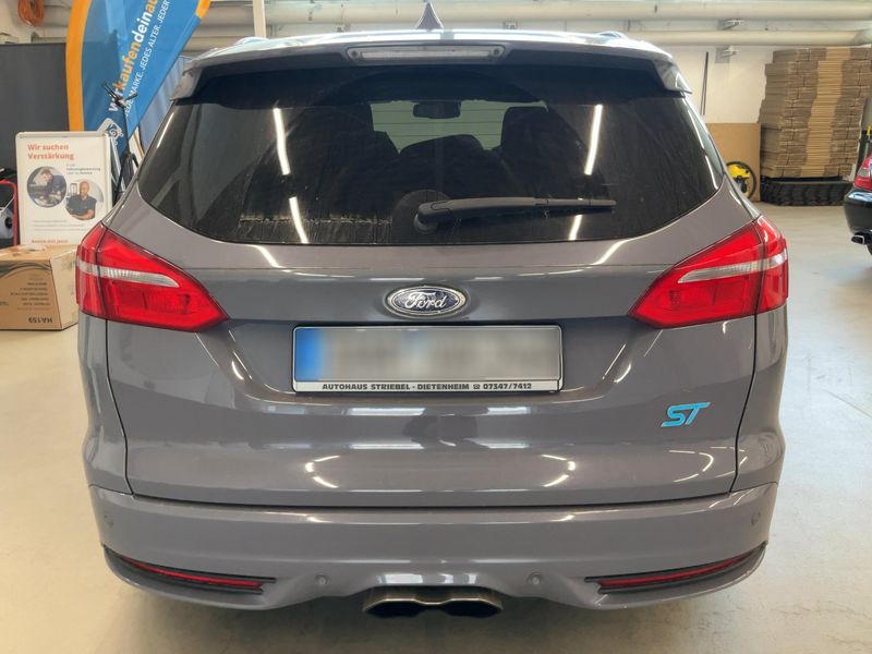 Ford Focus 2.0 EcoBoost ST — zdjęcie 5