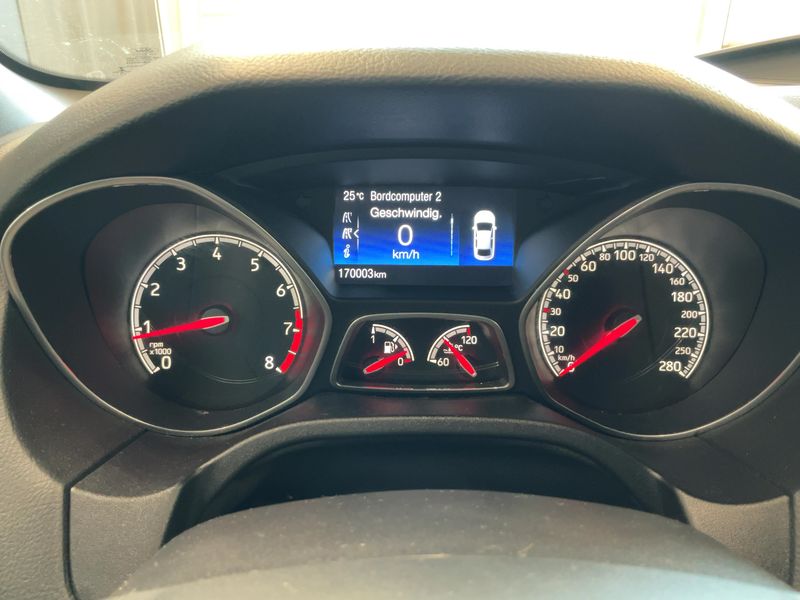 Ford Focus 2.0 EcoBoost ST — zdjęcie 13