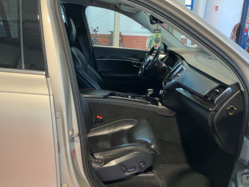 Volvo XC90 2.0 D5 Inscription AWD — zdjęcie 11