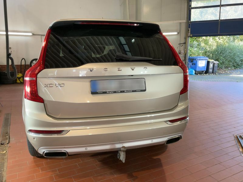 Volvo XC90 2.0 D5 Inscription AWD — zdjęcie 5
