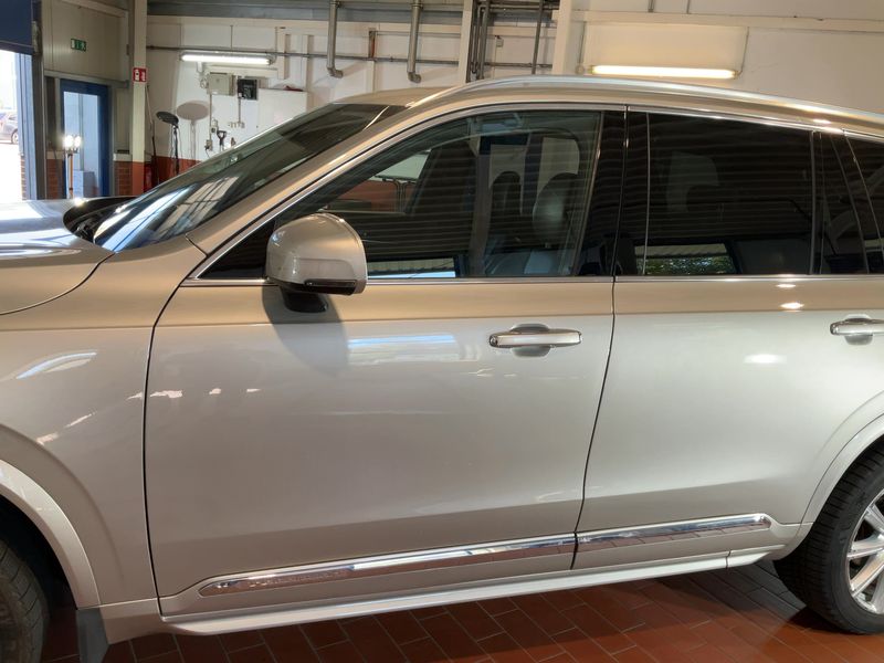 Volvo XC90 2.0 D5 Inscription AWD — zdjęcie 4