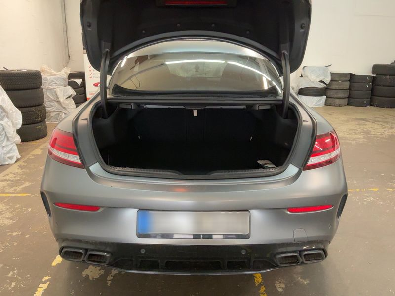 Mercedes-Benz C-Klasse C 63 AMG S — zdjęcie 10