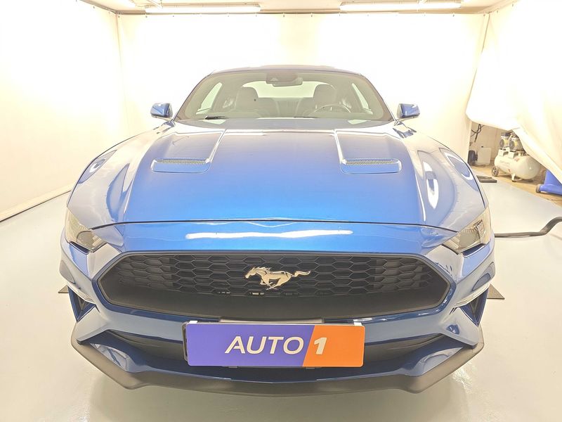 Ford Mustang 2.3 EcoBoost Fastback — zdjęcie 7