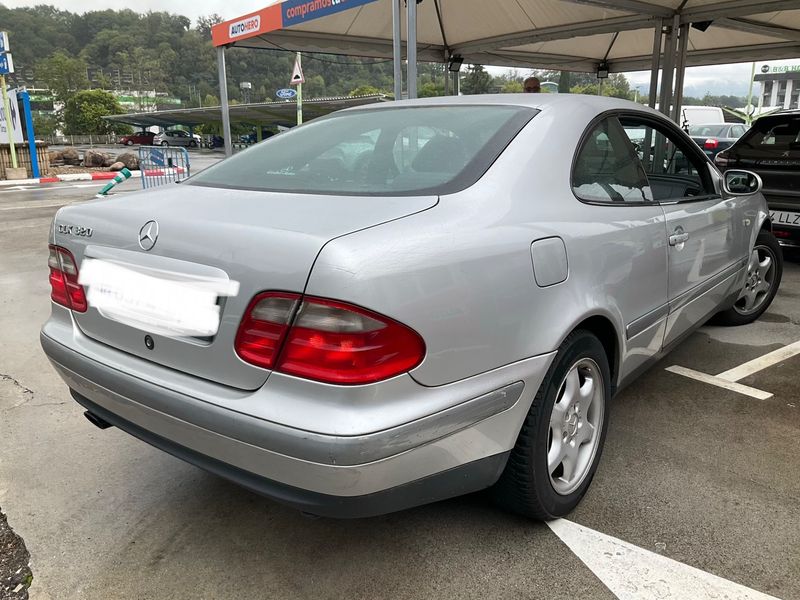 Mercedes-Benz CLK-Klasse CLK 320 Sport — zdjęcie 2