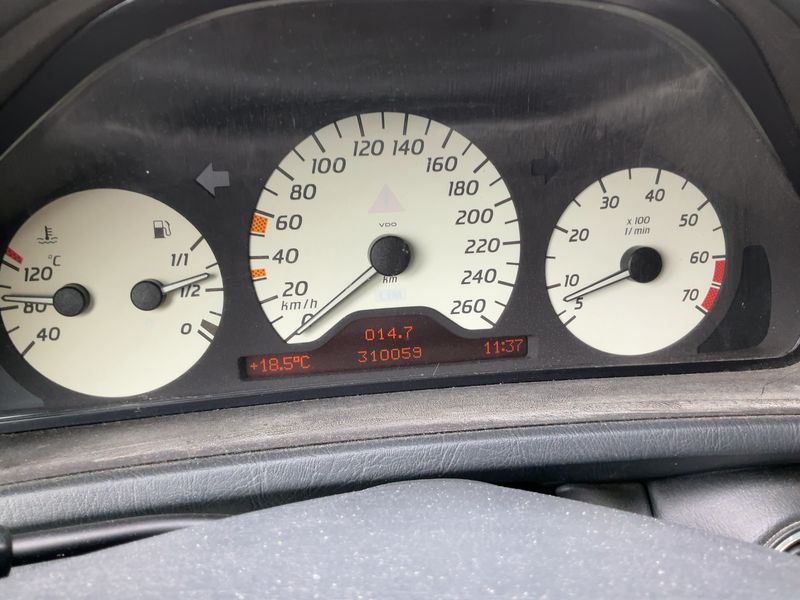 Mercedes-Benz CLK-Klasse CLK 320 Sport — zdjęcie 4