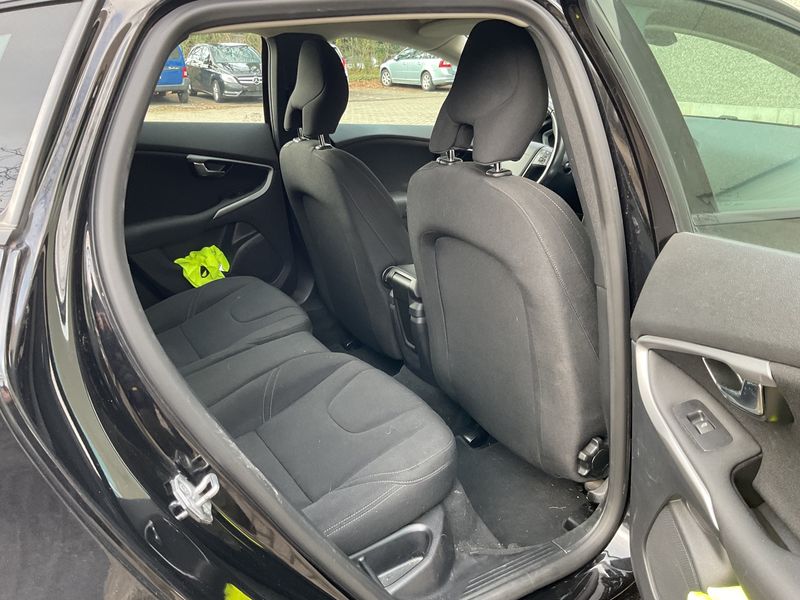 Volvo V40 2.0 D2 Kinetic — zdjęcie 14
