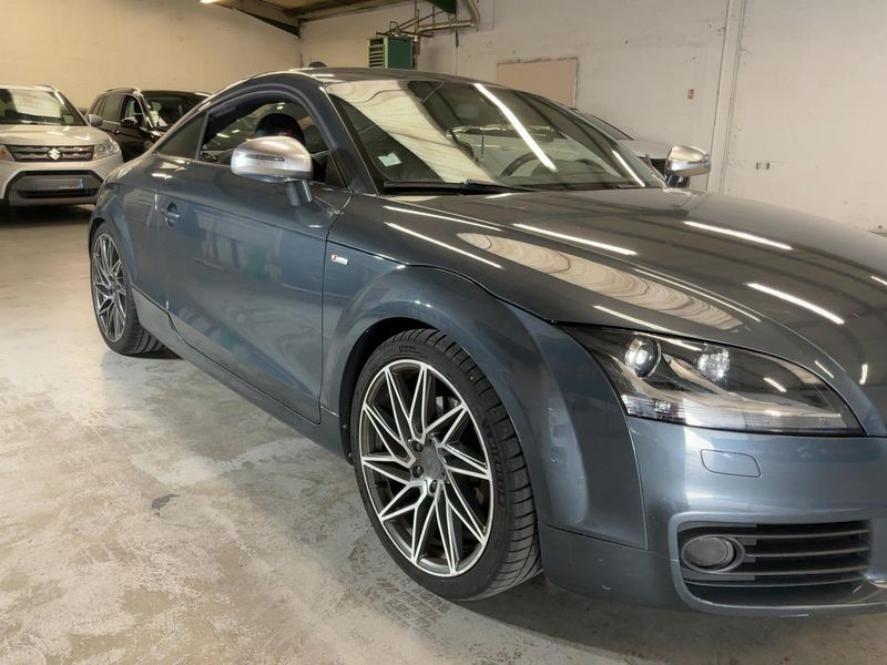 Audi TT 2.0 TDI quattro Coupe — zdjęcie 8