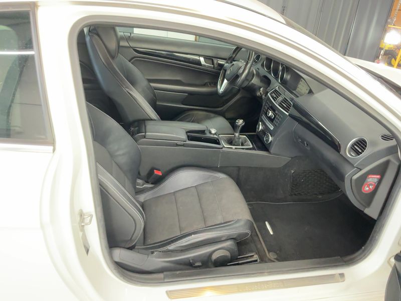 Mercedes-Benz C-Klasse C 220 CDI BlueEfficiency — zdjęcie 11