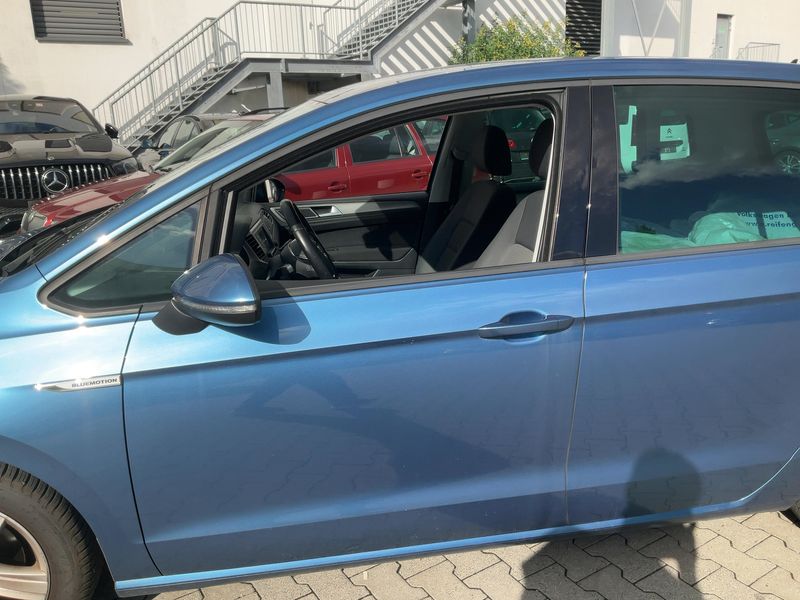 Volkswagen Golf VII Sportsvan 1.0 TSI Comfortline BlueMotion Tech — zdjęcie 4