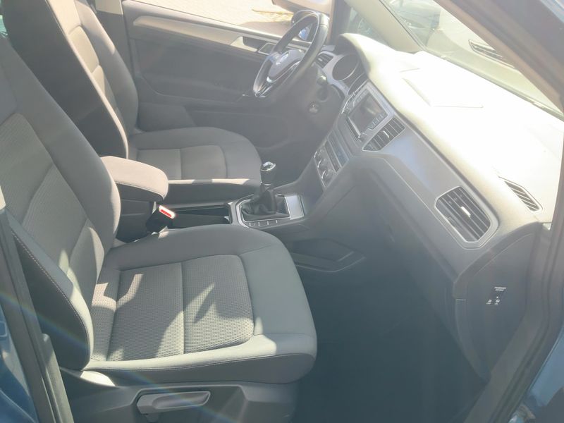 Volkswagen Golf VII Sportsvan 1.0 TSI Comfortline BlueMotion Tech — zdjęcie 11