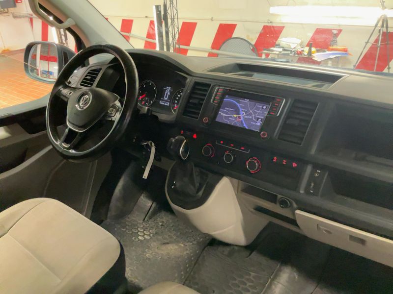 Volkswagen T6 Transporter 2.0 TDI Kasten 4Motion — zdjęcie 12