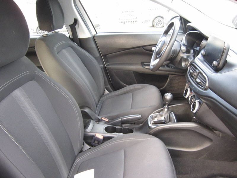 Fiat Tipo 1.6 M-Jet City Life — zdjęcie 45