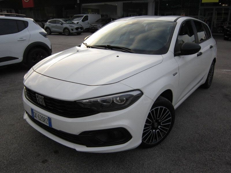 Fiat Tipo 1.6 M-Jet City Life — zdjęcie 1