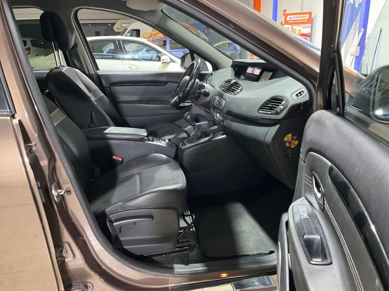 Renault Grand Scenic 1.5 dCi Dynamique — zdjęcie 3