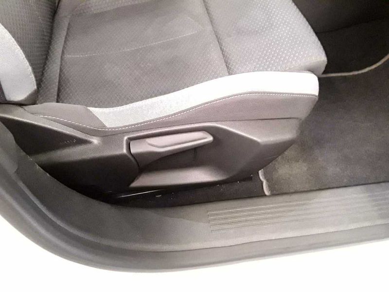 Opel Astra 1.5 CDTI Business Edition — zdjęcie 13