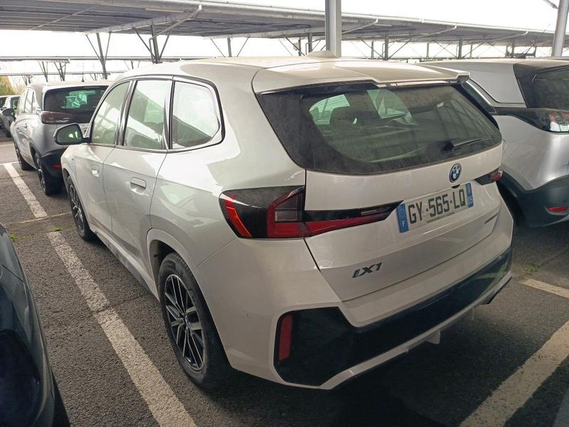 BMW iX1 eDrive 20 M Sport — zdjęcie 3