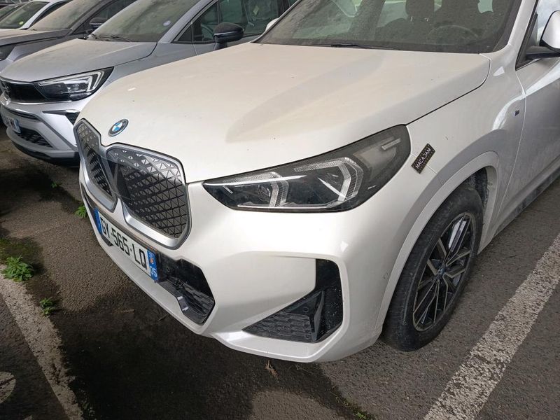 BMW iX1 eDrive 20 M Sport — zdjęcie 15
