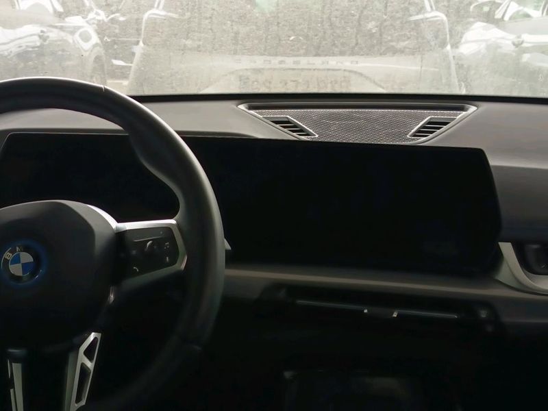 BMW iX1 eDrive 20 M Sport — zdjęcie 12