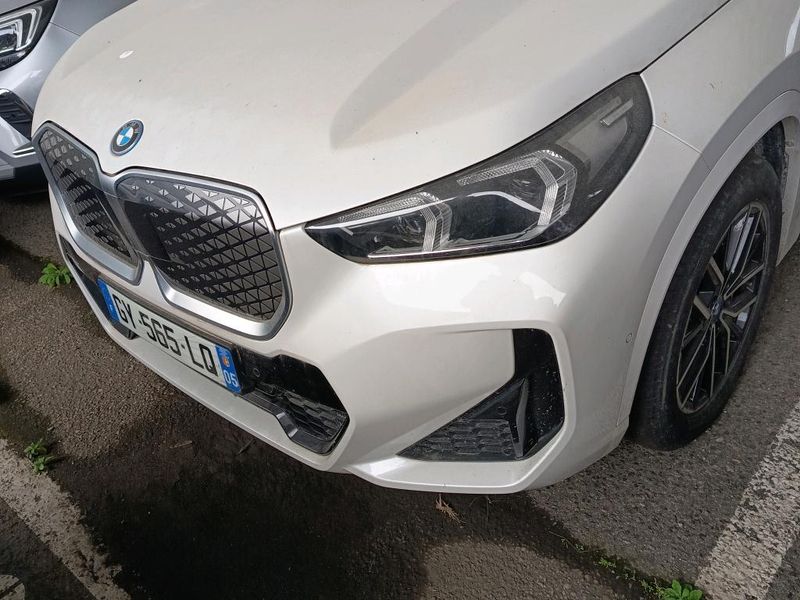 BMW iX1 eDrive 20 M Sport — zdjęcie 18