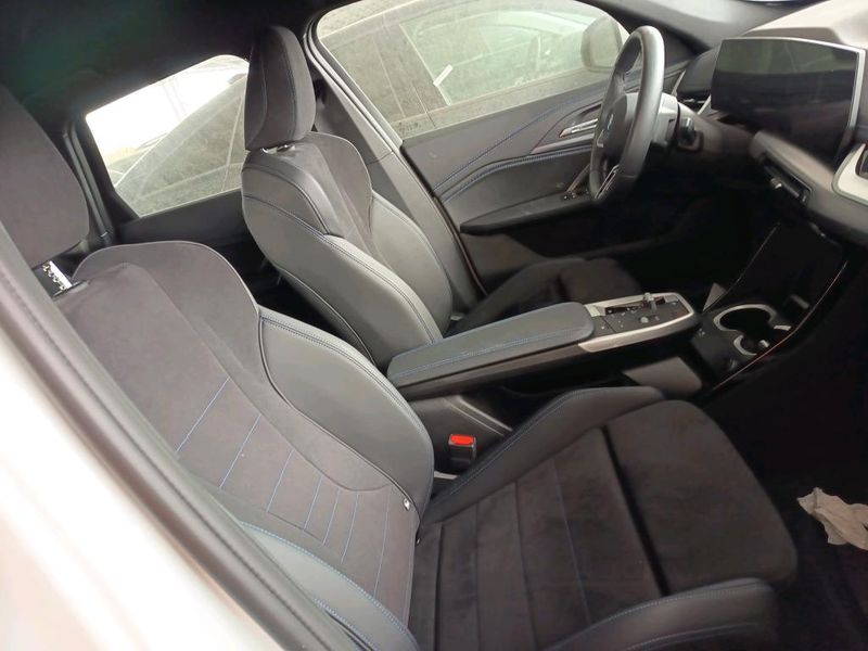 BMW iX1 eDrive 20 M Sport — zdjęcie 6