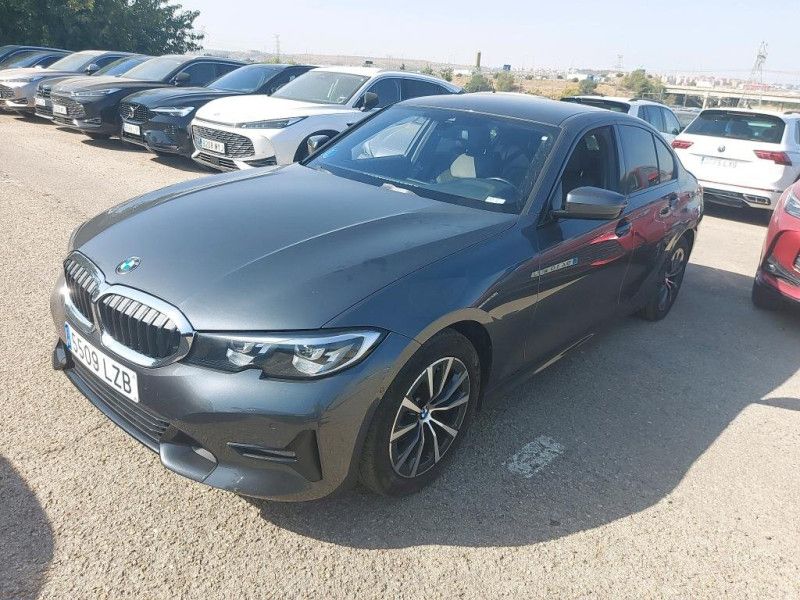 BMW 3er 320d Mild-Hybrid Sport Line — zdjęcie 1