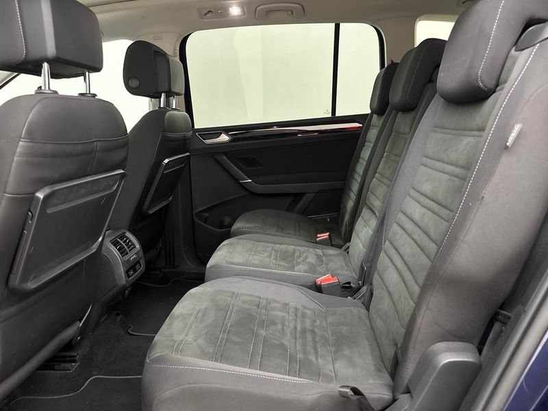 Volkswagen Touran 2.0 TDI Highline BlueMotion Tech — zdjęcie 9