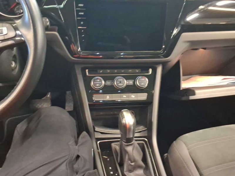 Volkswagen Touran 2.0 TDI Highline BlueMotion Tech — zdjęcie 18