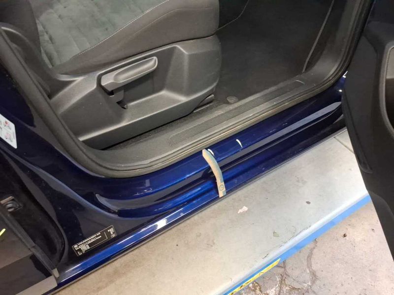 Volkswagen Touran 2.0 TDI Highline BlueMotion Tech — zdjęcie 47