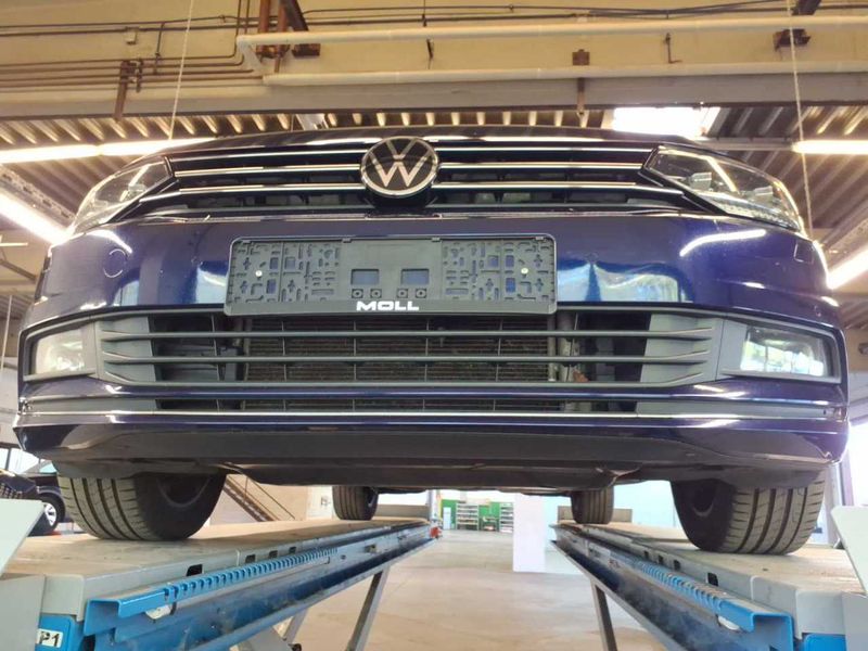 Volkswagen Touran 2.0 TDI Highline BlueMotion Tech — zdjęcie 22